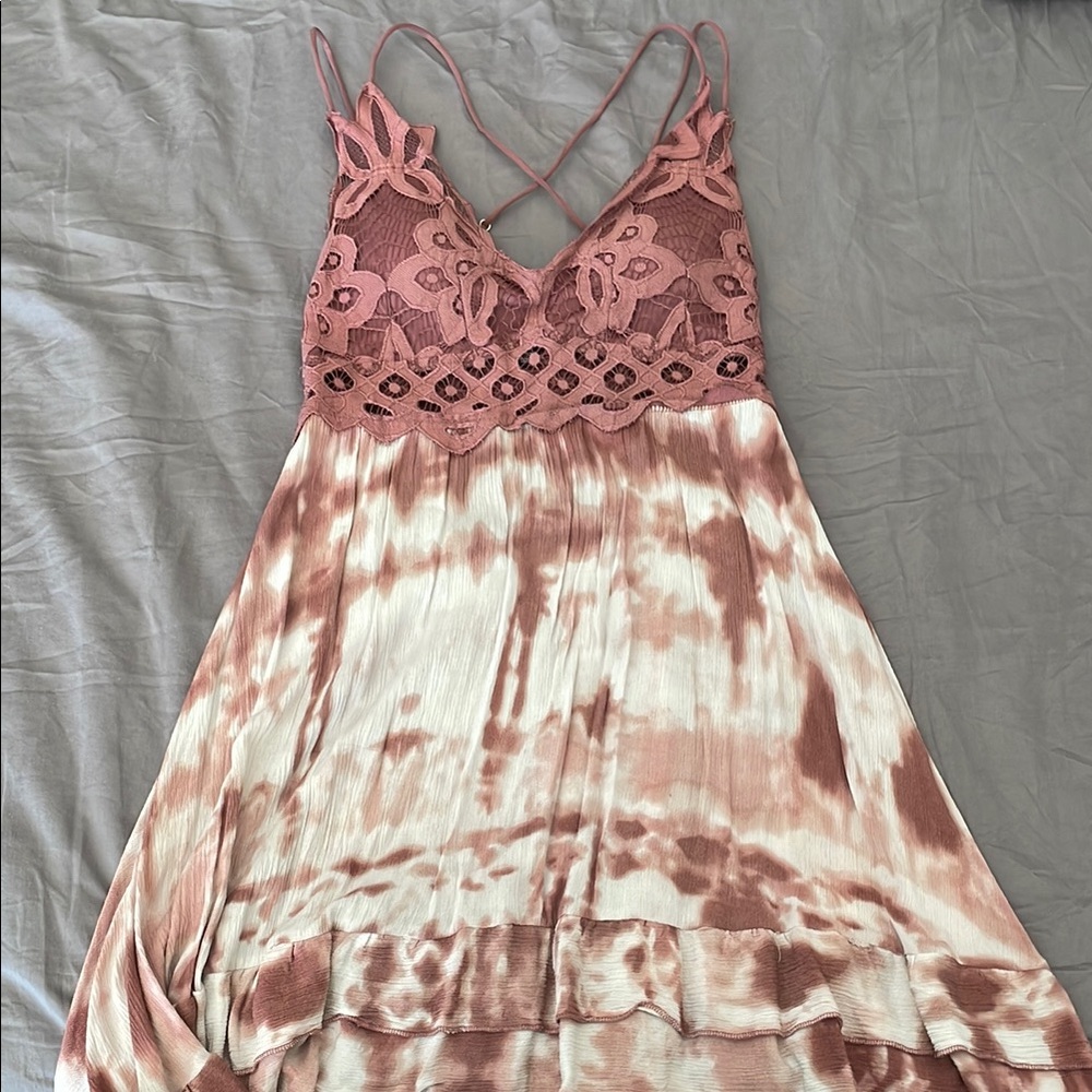 Elegant Pink and Cream Women's Dress